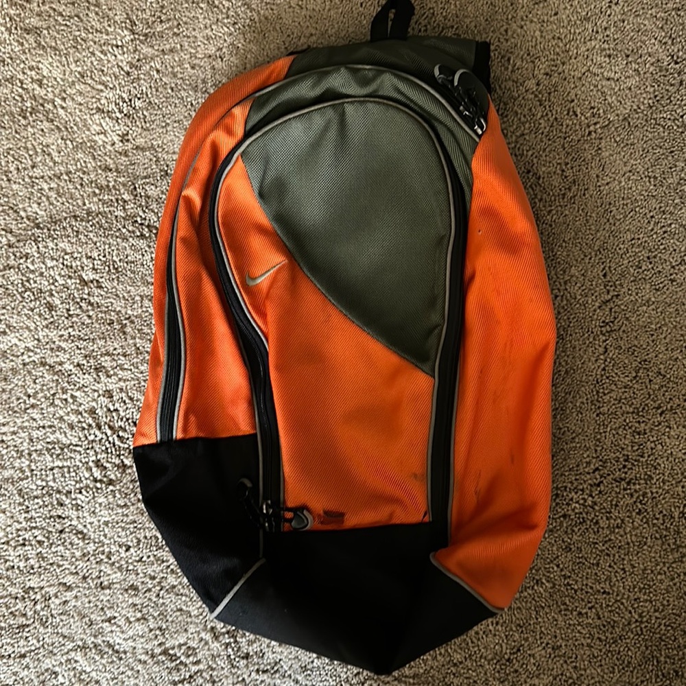 Nike sling backpack